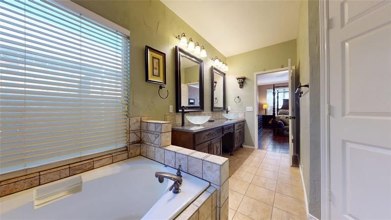 4704 Parkmount Drive, Fort Worth TX 76137 - Photo 13