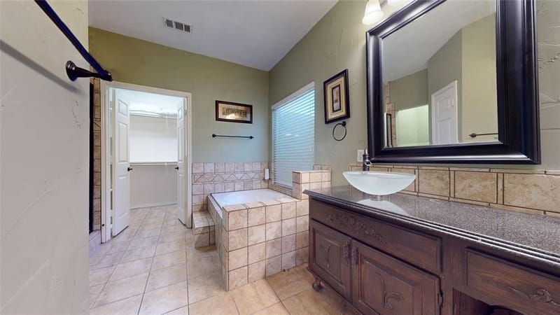 4704 Parkmount Drive, Fort Worth TX 76137 - Photo 14