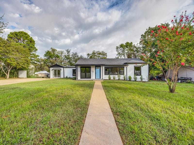 1425 W Shepherd Street, Denison TX 75020 - Photo 2