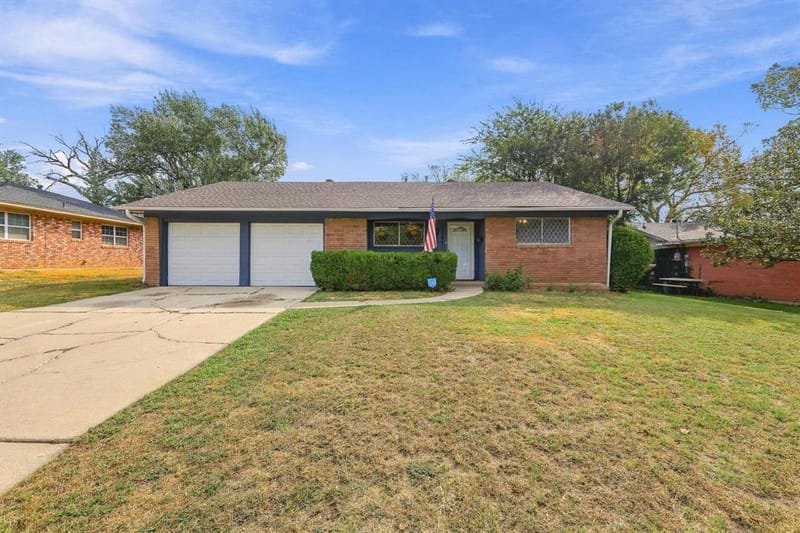 1306 Hillside Drive, Gainesville TX 76240