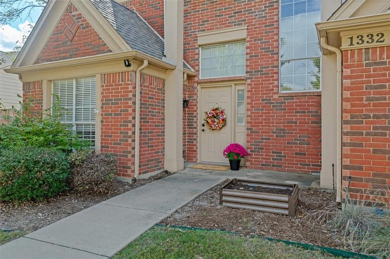 1332 Old Barn Lane, Lewisville TX 75067 - Photo 2