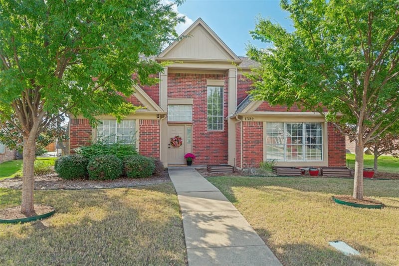 1332 Old Barn Lane, Lewisville TX 75067