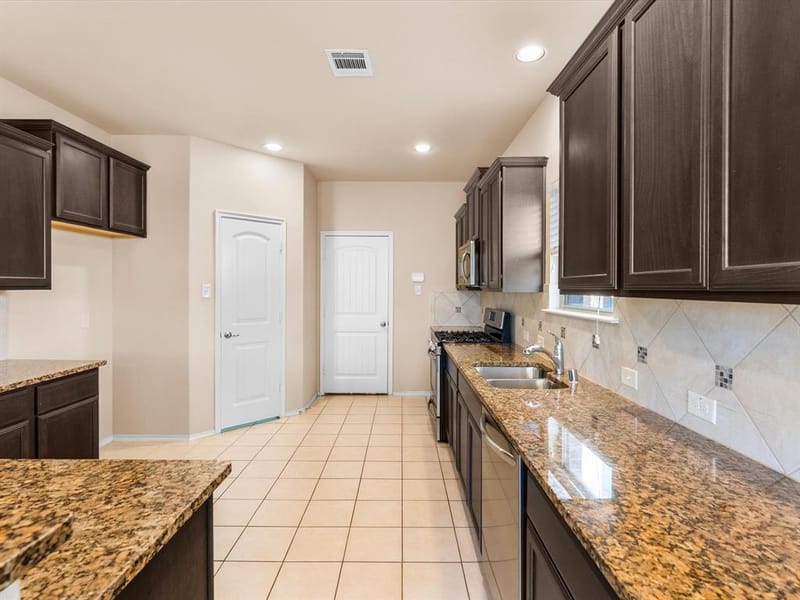 9912 FOX SQUIRREL Trail, McKinney TX 75071 - Photo 13
