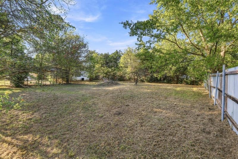 305 Dover Drive, Gordonville TX 76245 - Photo 27