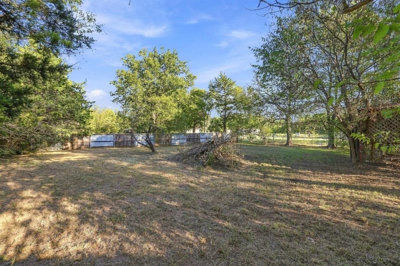 305 Dover Drive, Gordonville TX 76245 - Photo 26