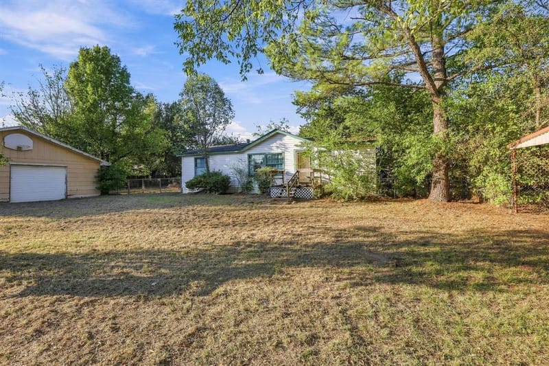 305 Dover Drive, Gordonville TX 76245