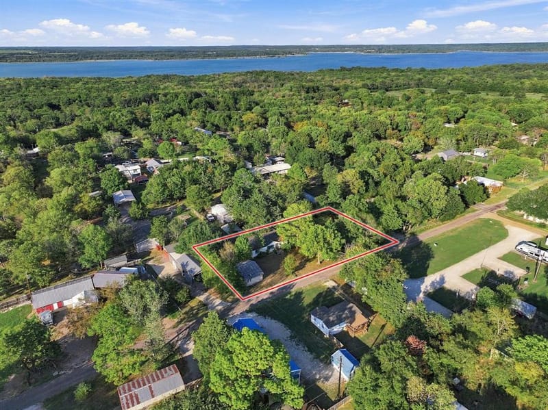 305 Dover Drive, Gordonville TX 76245 - Photo 28