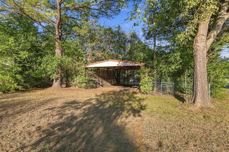 305 Dover Drive, Gordonville TX 76245 - Photo 5