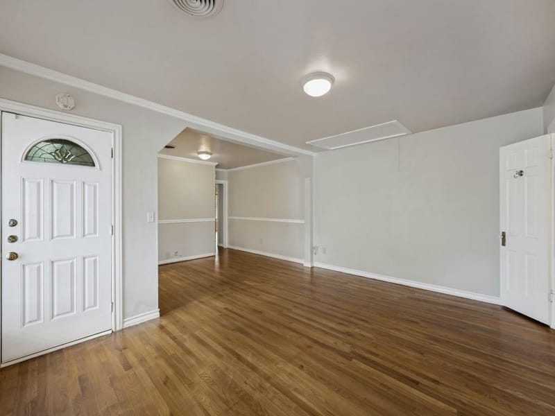 1122 Bonnie Brae Avenue, Fort Worth TX 76111 - Photo 2