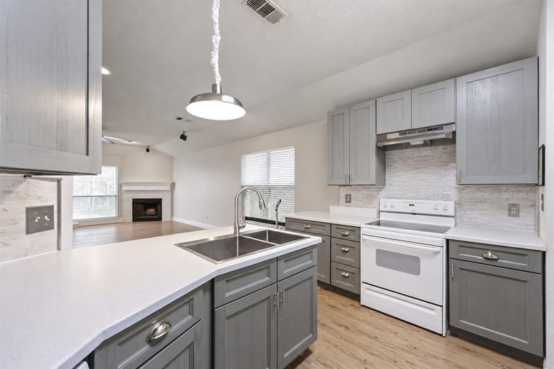 503 Horse Shoe Drive, Euless TX 76039 - Photo 7