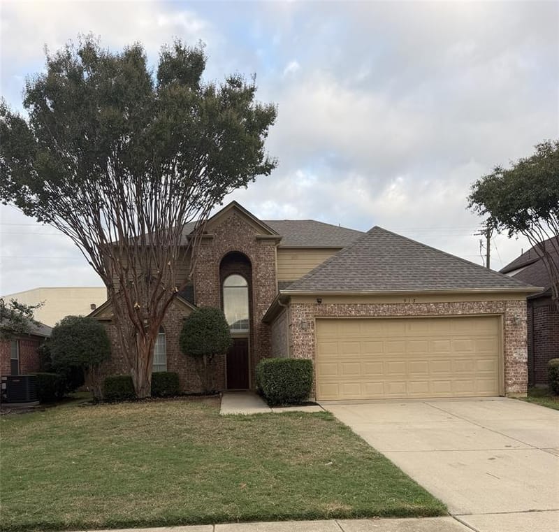913 Waterford Way, Euless TX 76039