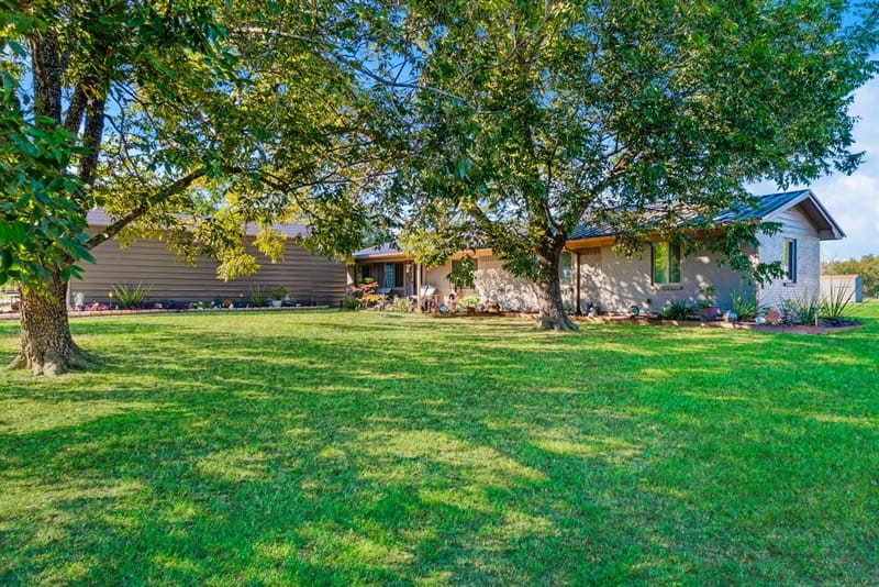 1723 Farm Road 2121, Paris TX 75462 - Photo 13