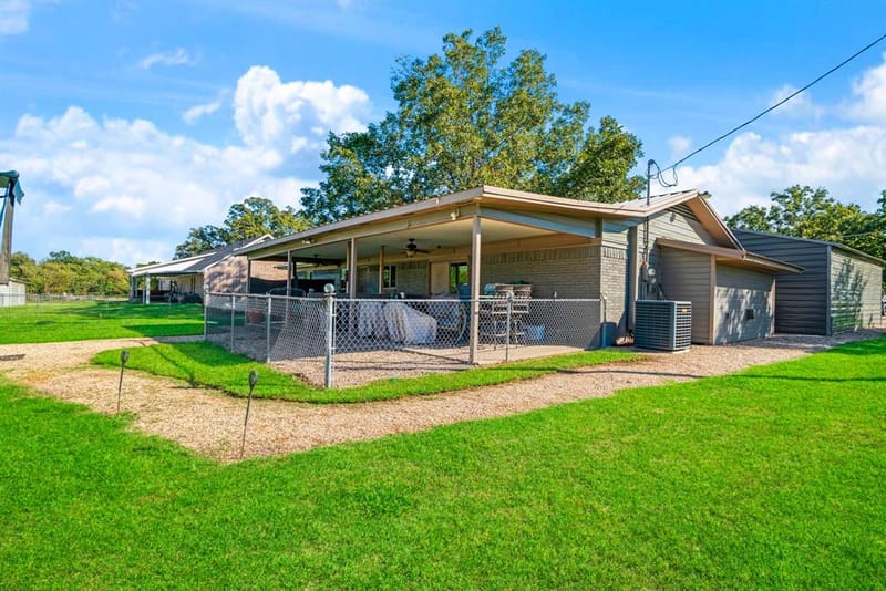 1723 Farm Road 2121, Paris TX 75462 - Photo 14