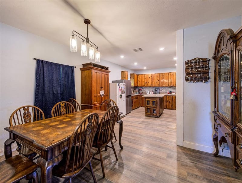 2483 Fruitland Road, Sunset TX 76270 - Photo 5