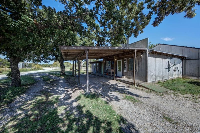 2483 Fruitland Road, Sunset TX 76270 - Photo 31