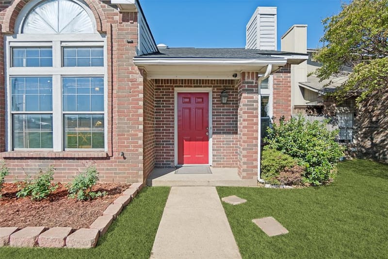 4935 Lomax Drive, Dallas TX 75227 - Photo 2