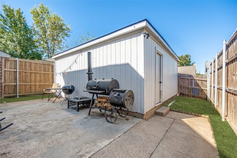 4935 Lomax Drive, Dallas TX 75227 - Photo 25