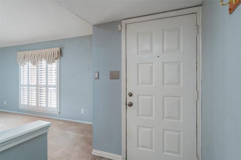 826 Camino Court, Grand Prairie TX 75052 - Photo 4