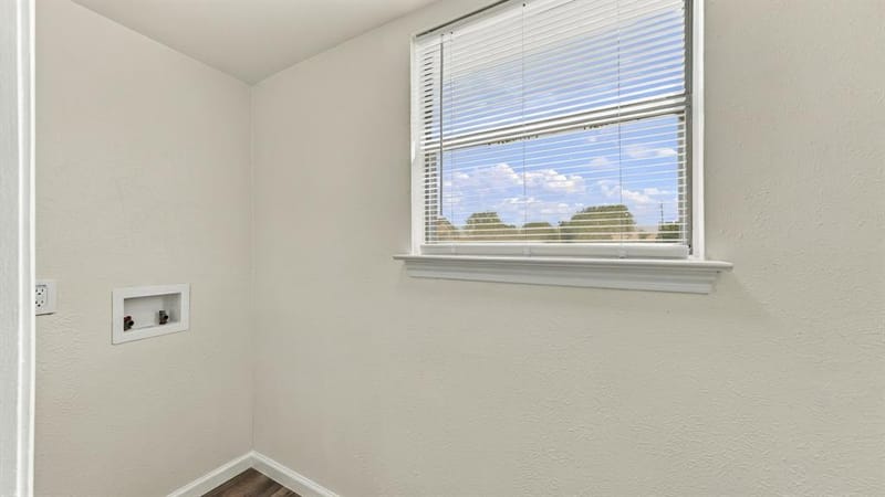 901 W Apache Trail, Granbury TX 76048 - Photo 16