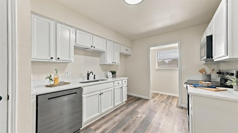 901 W Apache Trail, Granbury TX 76048 - Photo 12