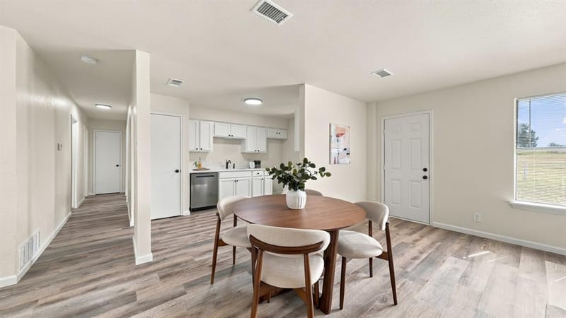 901 W Apache Trail, Granbury TX 76048 - Photo 10
