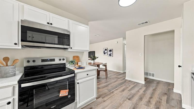 901 W Apache Trail, Granbury TX 76048 - Photo 14