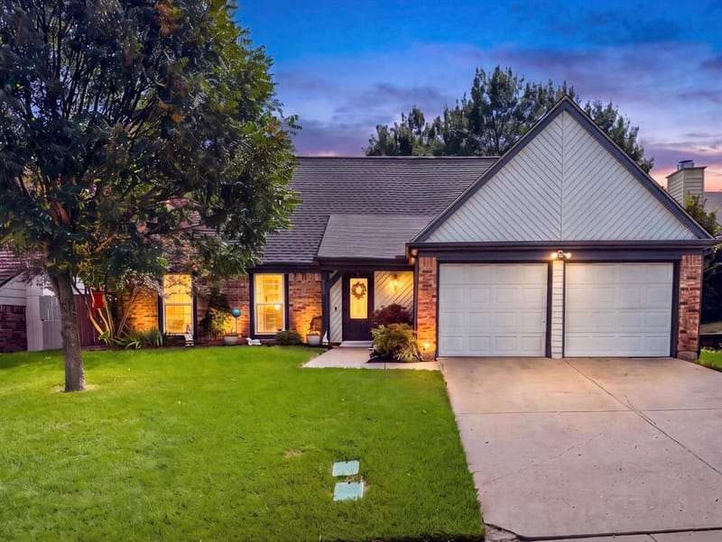 208 Wildbriar Street, Euless TX 76039