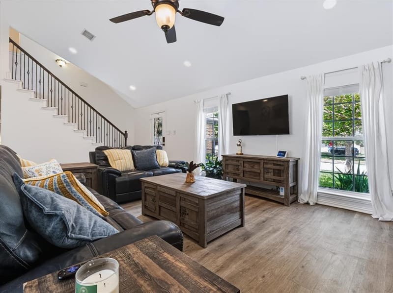 208 Wildbriar Street, Euless TX 76039 - Photo 8