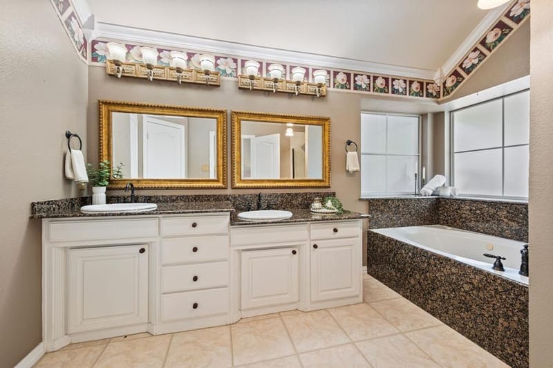 7613 Woodhaven Drive, North Richland Hills TX 76182 - Photo 21