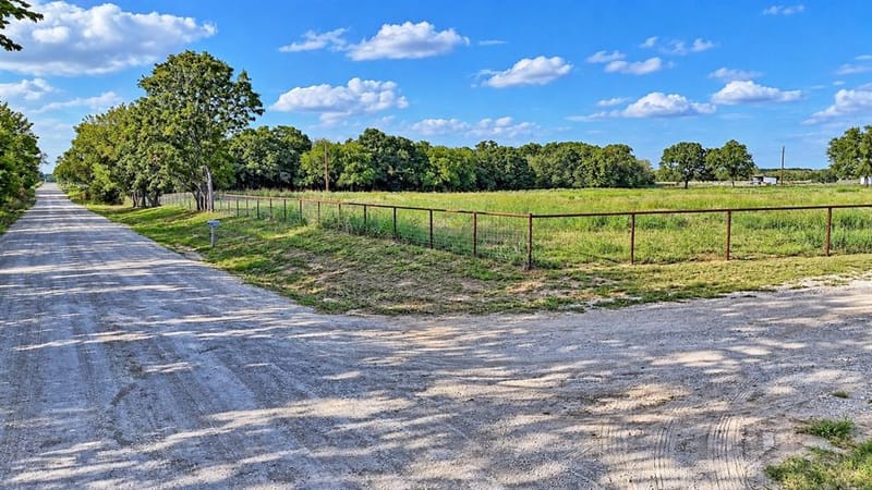 435 Lake Valley Road, Sunset TX 76270 - Photo 38