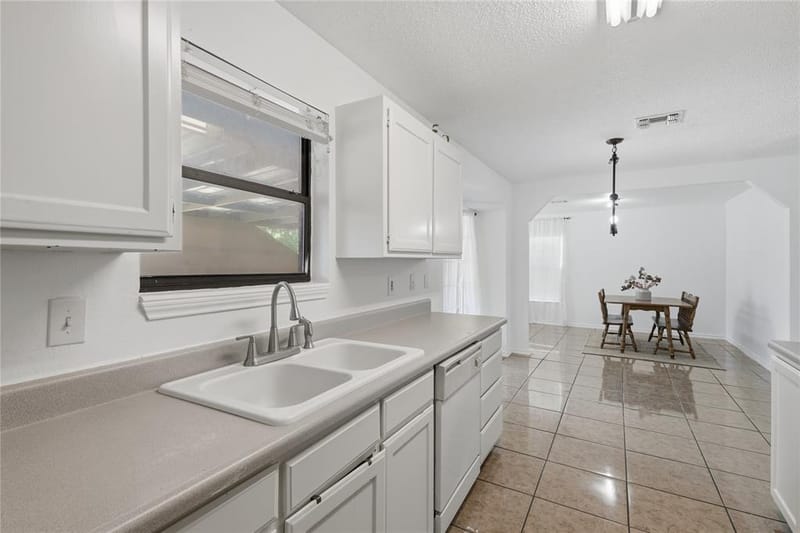 901 Melanie Lane, Keene TX 76059 - Photo 6