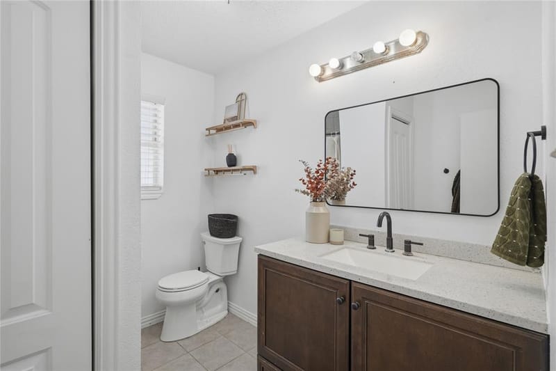 901 Melanie Lane, Keene TX 76059 - Photo 17