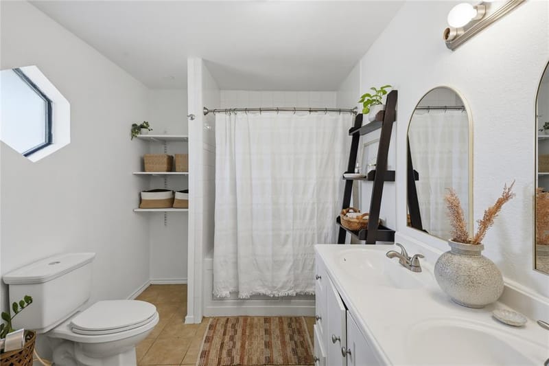 901 Melanie Lane, Keene TX 76059 - Photo 12