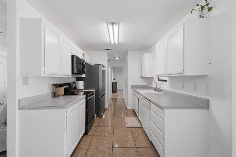 901 Melanie Lane, Keene TX 76059 - Photo 9