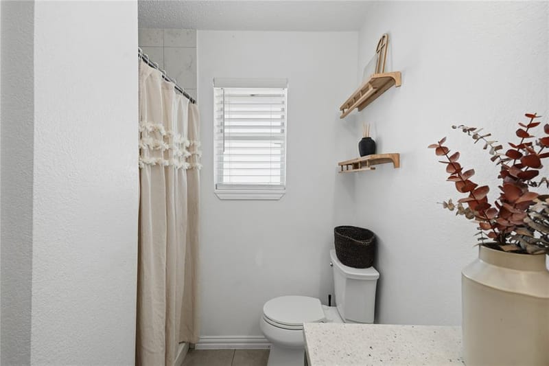 901 Melanie Lane, Keene TX 76059 - Photo 18