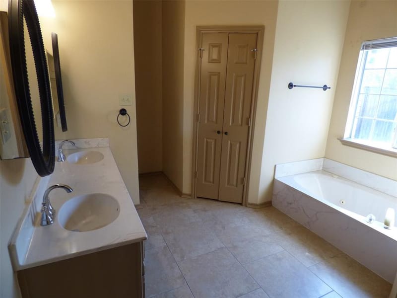 3918 Alto Avenue, Carrollton TX 75007 - Photo 8