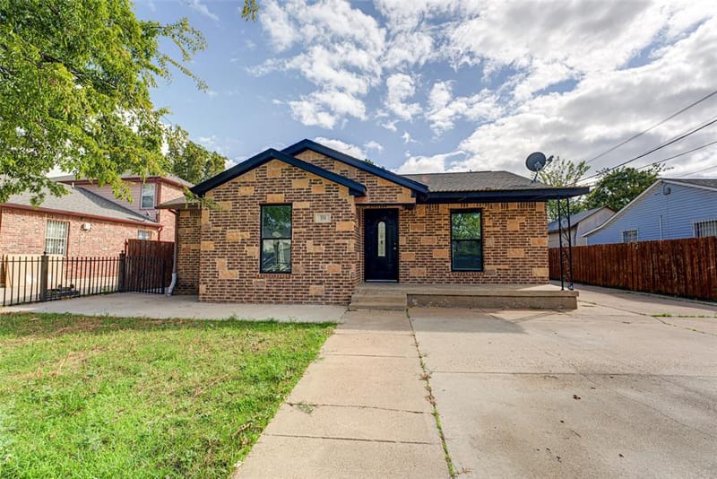 554 Pleasant Vista Drive, Dallas TX 75217 - Photo 2