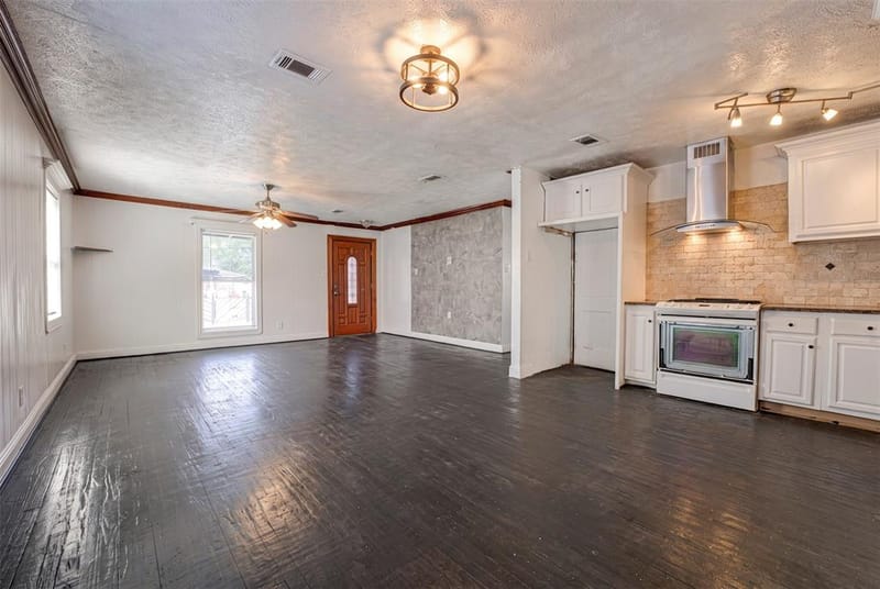 554 Pleasant Vista Drive, Dallas TX 75217 - Photo 7
