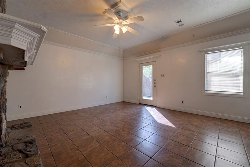 554 Pleasant Vista Drive, Dallas TX 75217 - Photo 11