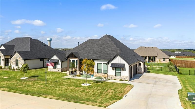 1105 Tremont Lane, Granbury TX 76049 - Photo 36