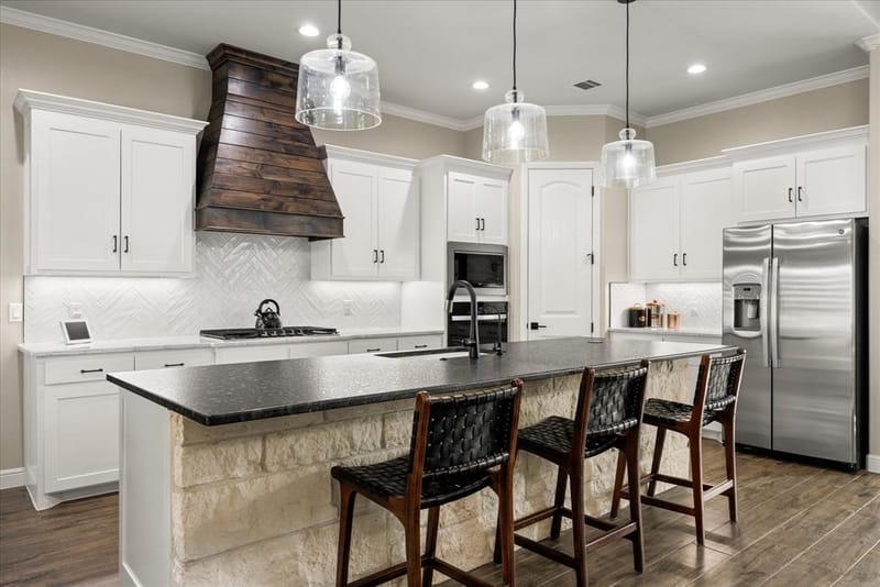 1105 Tremont Lane, Granbury TX 76049 - Photo 10