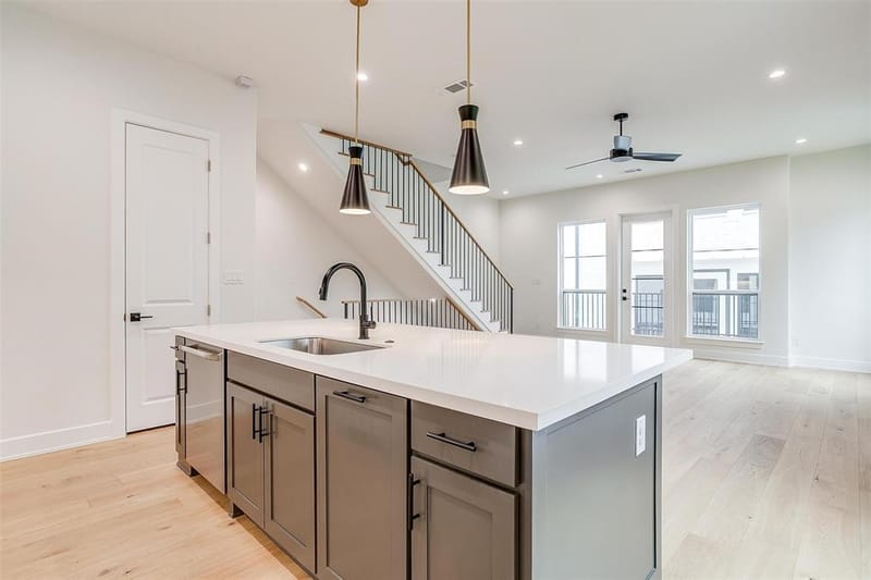 128 Garden Court E, Arlington TX 76013 - Photo 3