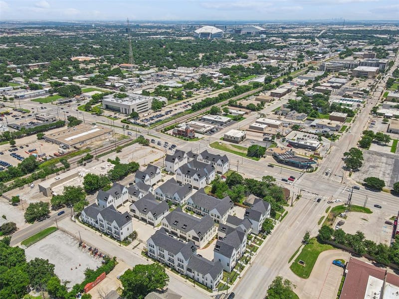 128 Garden Court E, Arlington TX 76013