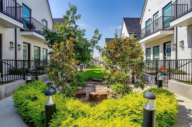 128 Garden Court E, Arlington TX 76013 - Photo 35