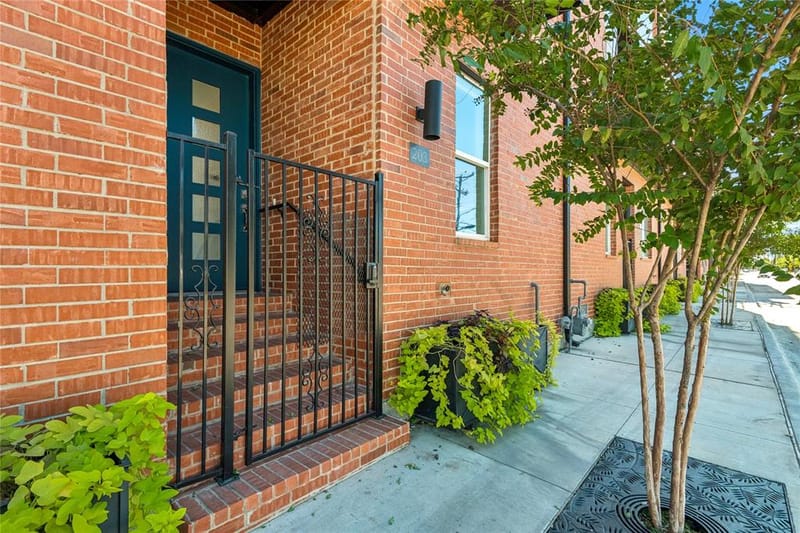 203 Carroll Street, Fort Worth TX 76107 - Photo 16