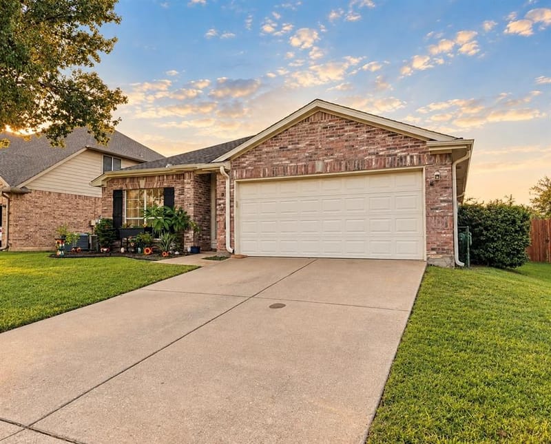 7616 Sunburst Trail, Denton TX 76210 - Photo 28