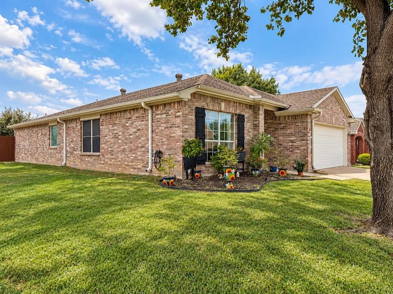 7616 Sunburst Trail, Denton TX 76210 - Photo 4