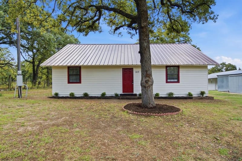 517 Sandy Oaks Road, Springtown TX 76082
