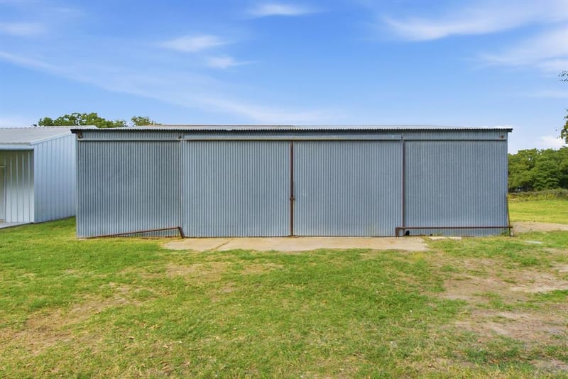 517 Sandy Oaks Road, Springtown TX 76082 - Photo 9
