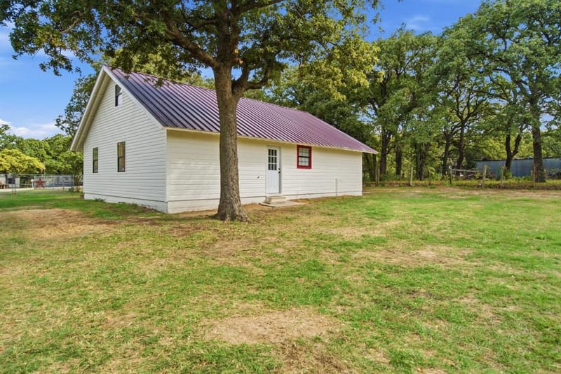 517 Sandy Oaks Road, Springtown TX 76082 - Photo 37